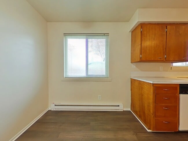 Building Photo - WINTER SPECIAL ~ $735 OFF FIRST MONTH RENT