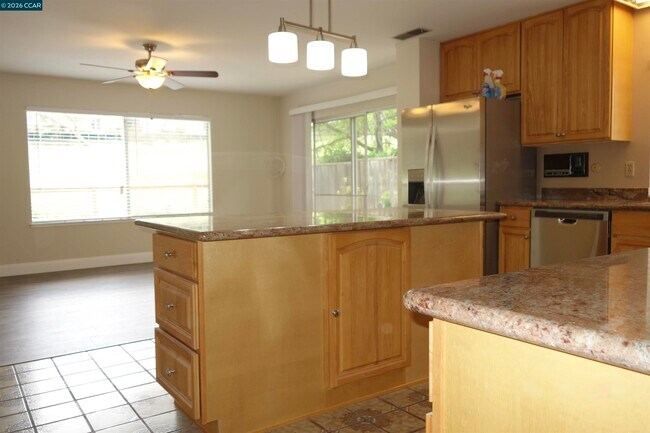 Building Photo - 112 Marchbanks Ct