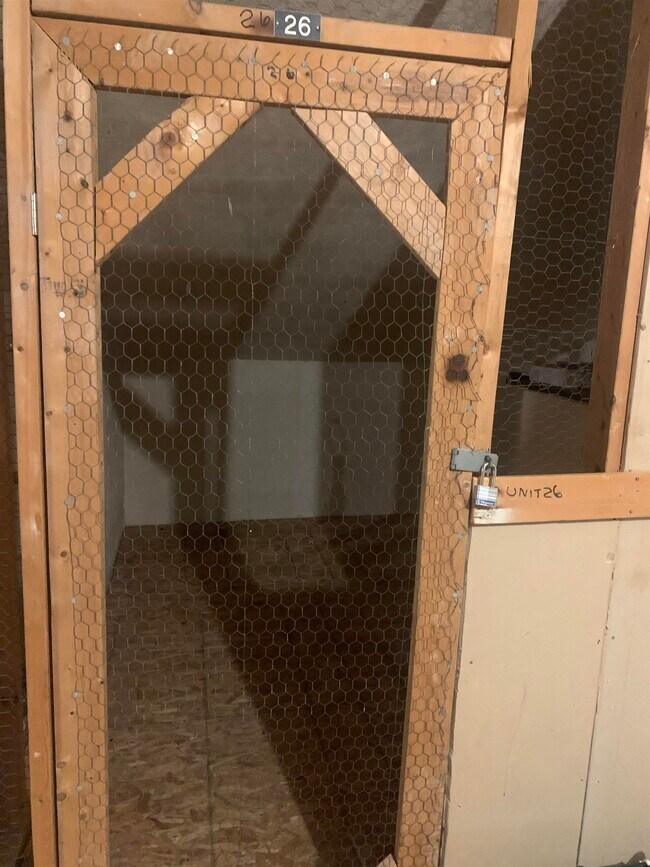 Building Photo - 210 Brook Village Rd