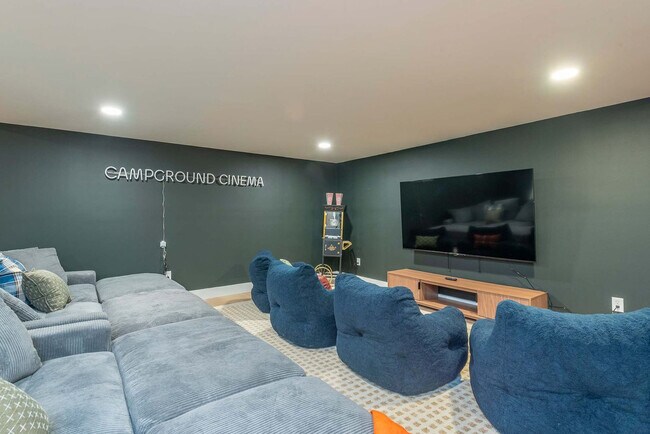 Building Photo - 41 Little Forest Dr