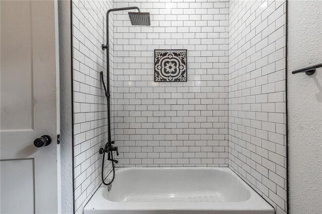 Building Photo - Beautifully remodeled single family home, ...