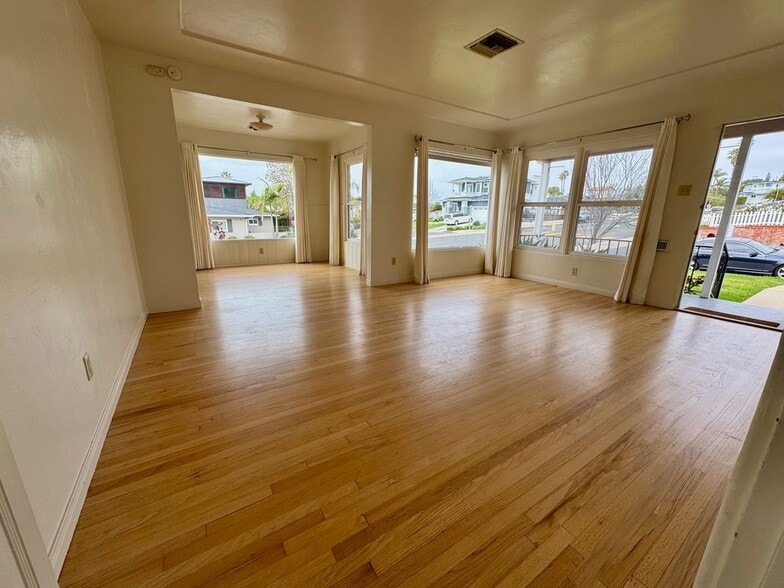 Building Photo - 803 Van Nuys St