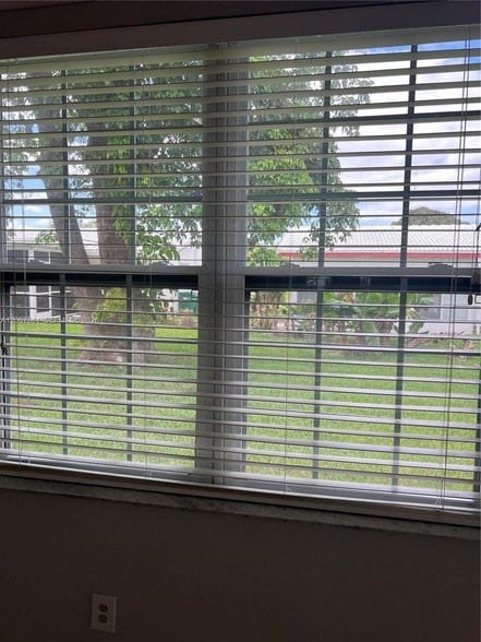 Building Photo - 6805 NW 75th St