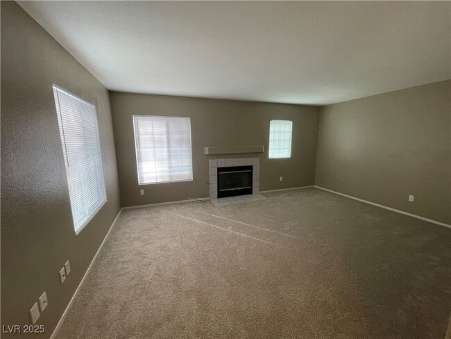 Building Photo - 502 Quail Bird Pl