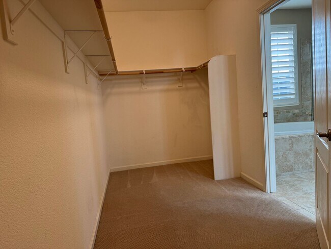 Building Photo - Beautiful 3 bedroom in Whitney Ranch