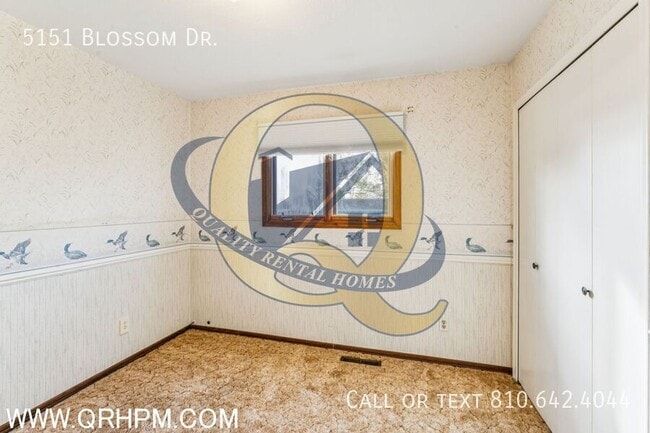 Building Photo - 5151 Blossom Dr