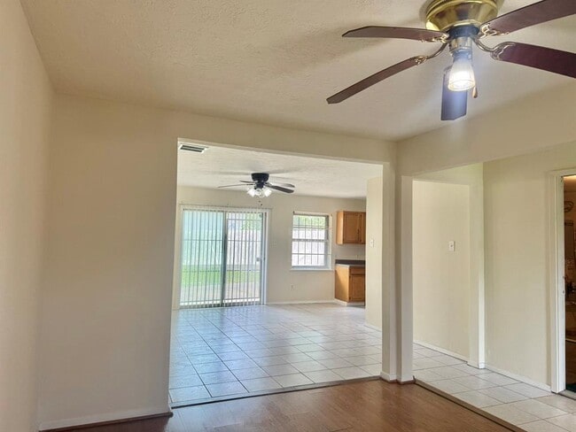 Building Photo - 5218 Canterway Dr