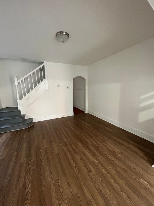 Building Photo - 35 Dexter St