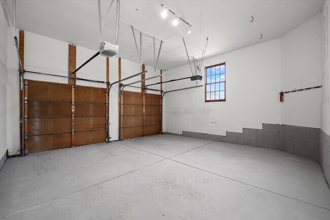 Building Photo - 14449 Golf Rd