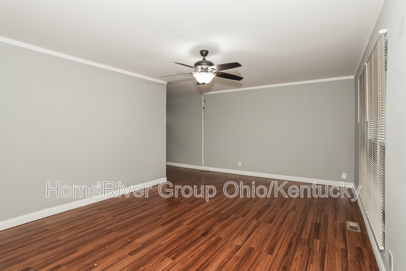 Building Photo - 10735 Invicta Ct