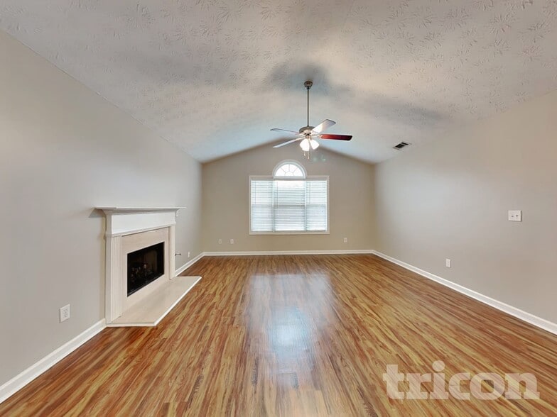 Building Photo - 254 Summit View Dr