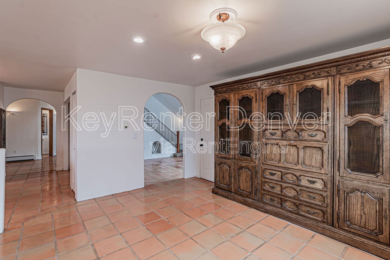 Building Photo - 990 Beech St