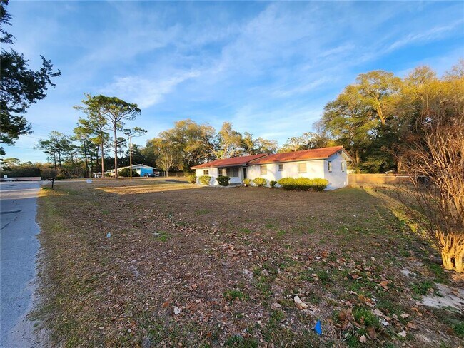 Building Photo - 3409 NE 22nd Ct