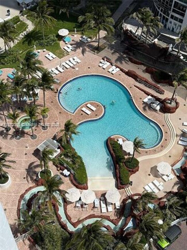 Building Photo - 18201 Collins Ave