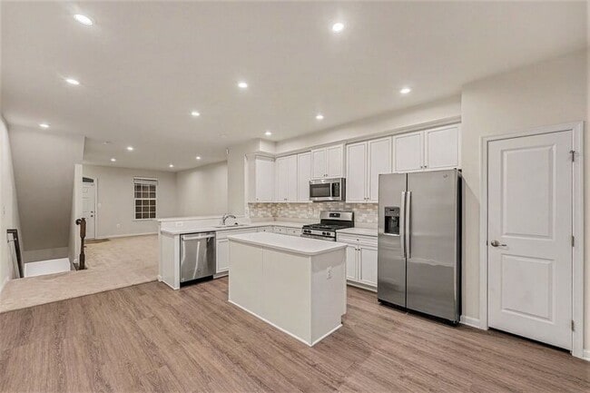 Building Photo - 2042 Track Cir