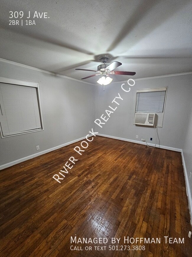 Primary Photo - 309 W J Ave