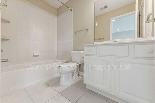 Building Photo - 44 Equestrian Way