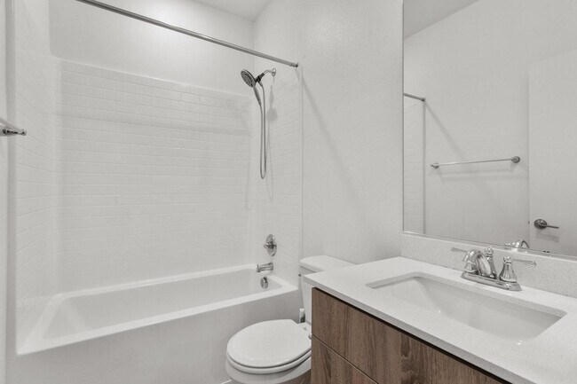 Building Photo - 5224 Beachfront Cove St