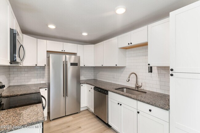 Building Photo - 122 Atlas Ln