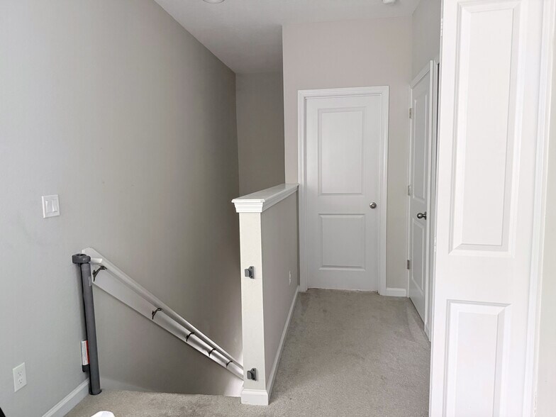 Building Photo - 7161 Jareth Dr
