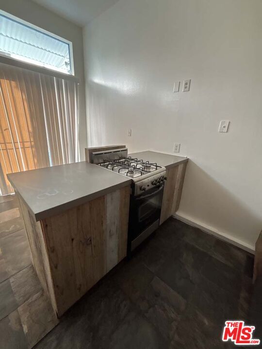 Building Photo - 915 Broadway St