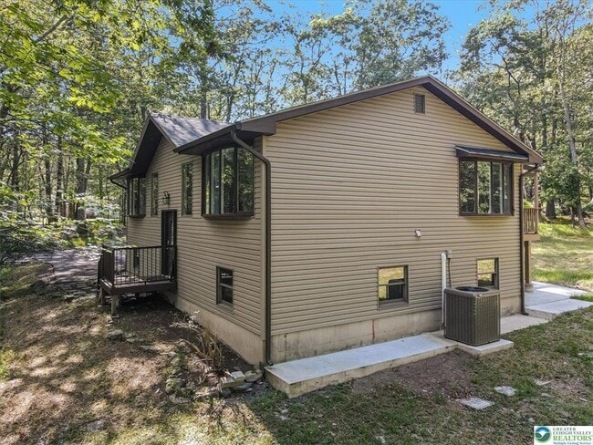 Building Photo - 115 White Oak Ct