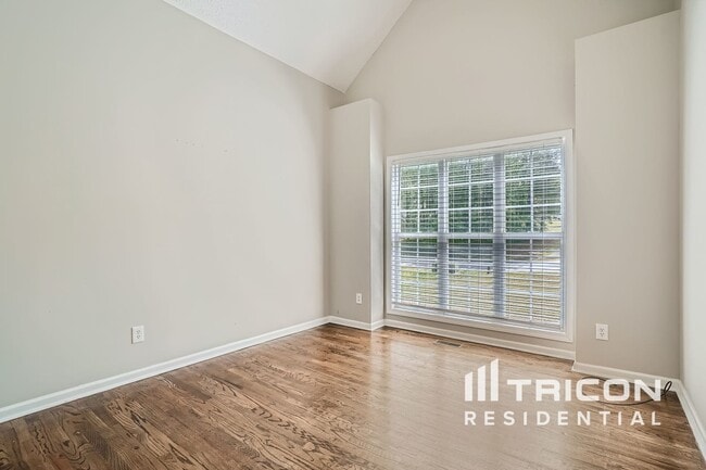 Building Photo - 160 Rock Hill Dr