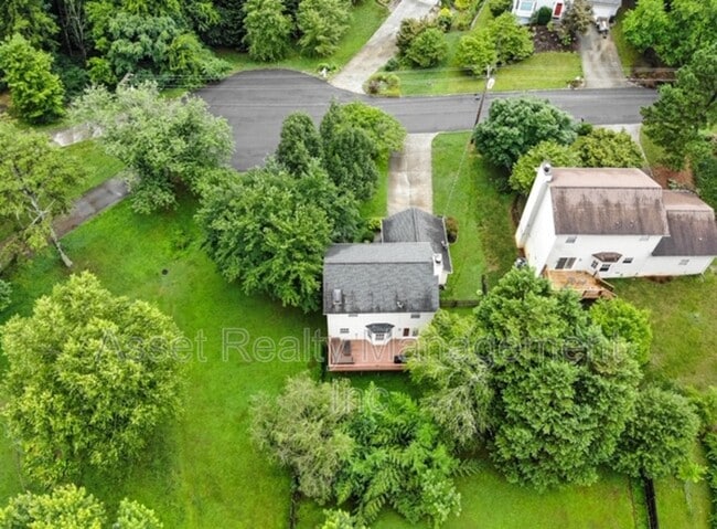 Building Photo - 9009 Tall Timber Dr