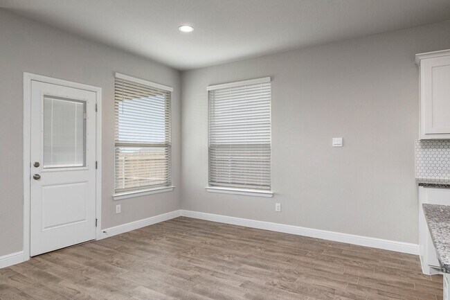 Building Photo - 180 Tanager Dr