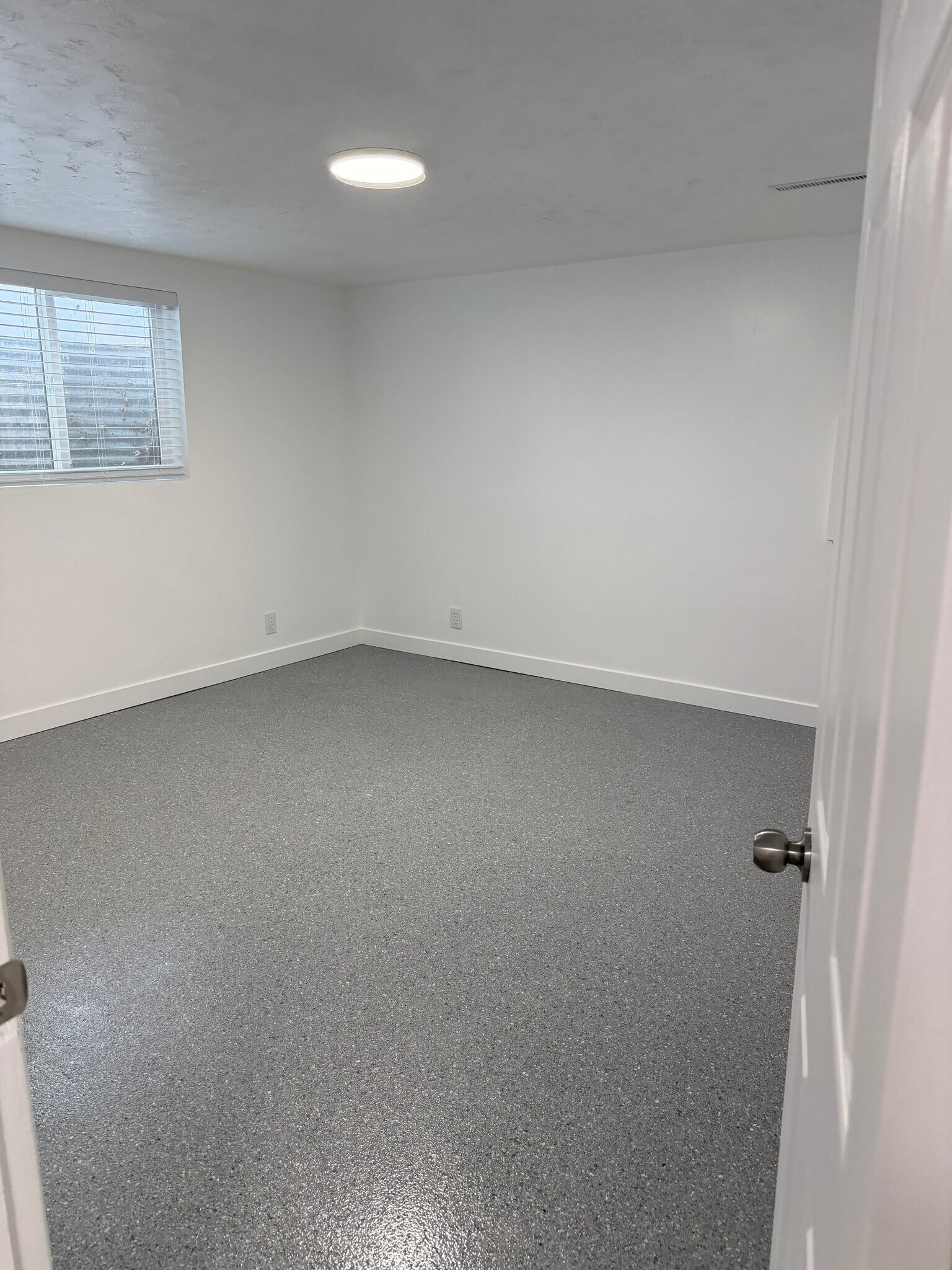 Building Photo - 4438 Losee Dr