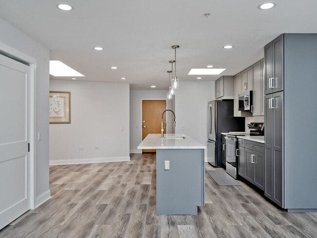 Building Photo - 1800 Dewes St