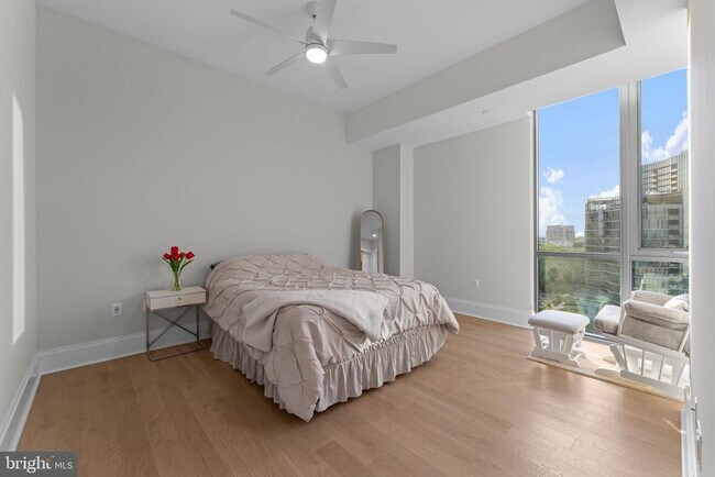 Building Photo - 7887 Jones Branch Dr