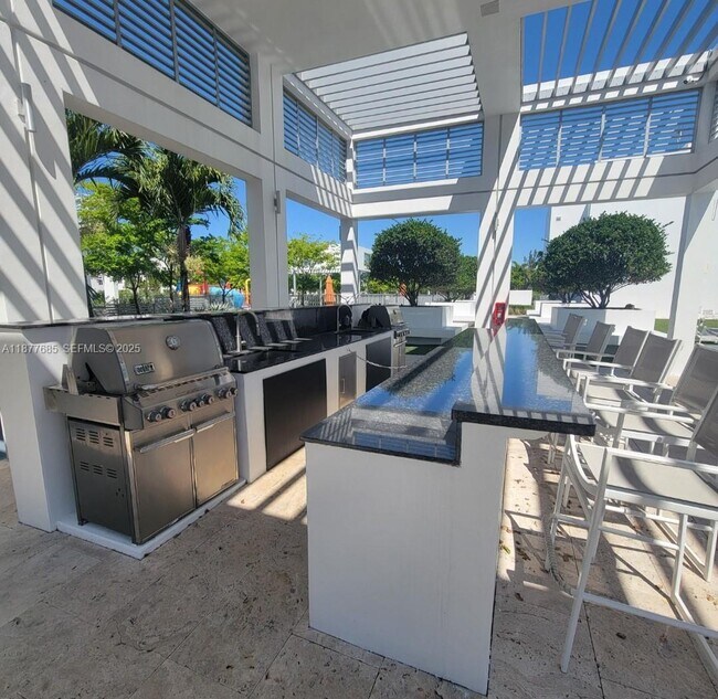 Building Photo - 10440 NW 67th St