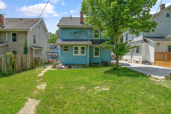 Building Photo - 135 W Hudson Ave