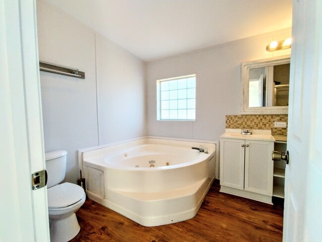 Building Photo - 299 Cayenne St