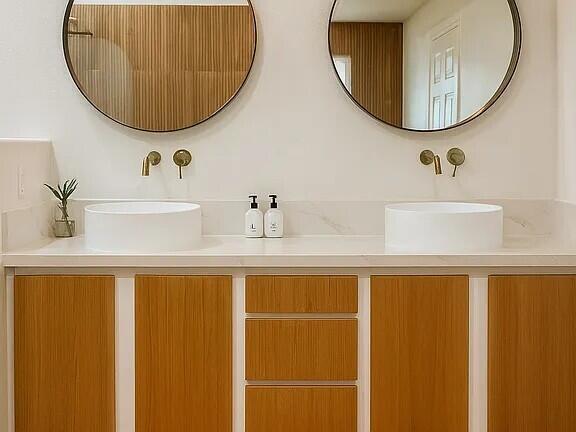 Building Photo - 53460 Avenida Diaz