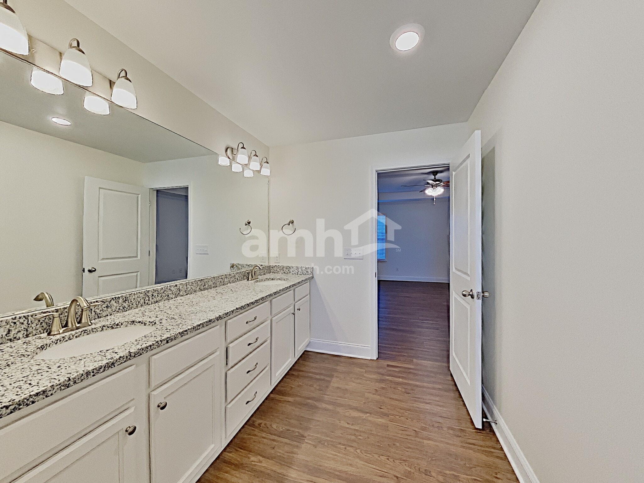 Building Photo - 432 Charity Ln