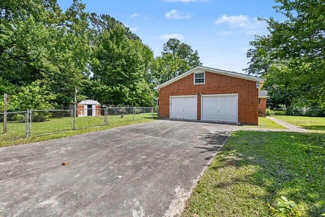 Building Photo - 130 Sandtrap Rd
