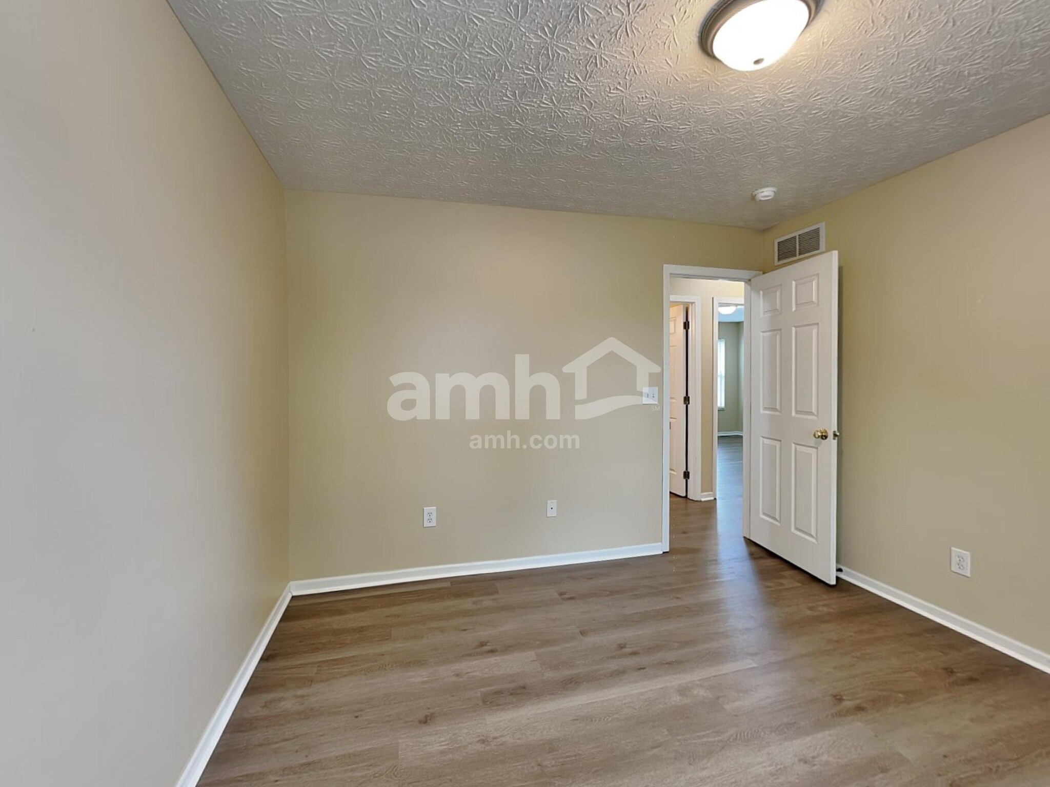Building Photo - 712 Moreno Dr