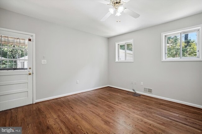 Building Photo - 8501 Canterbury Dr