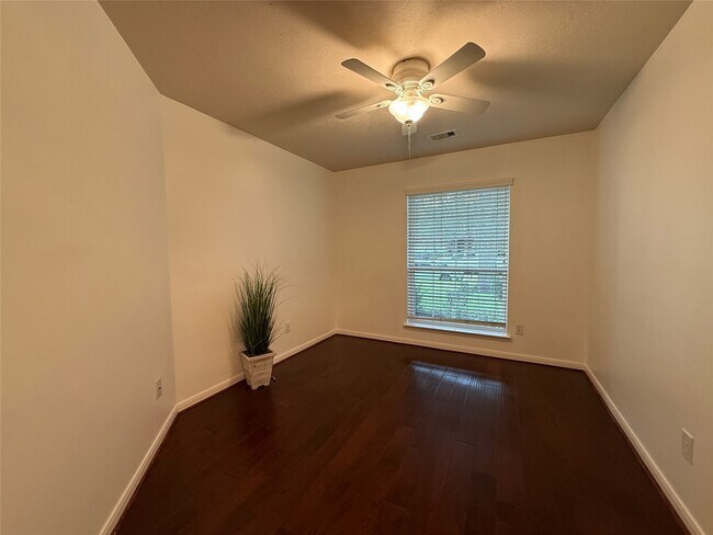 Building Photo - 15615 Lost Maples Dr
