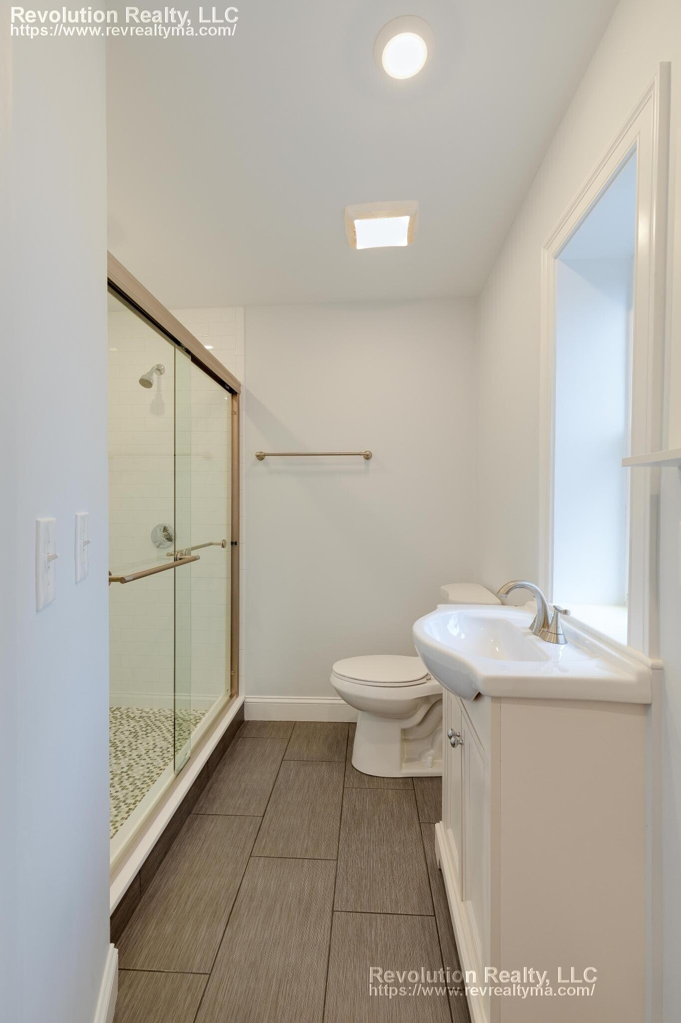 Building Photo - 15 Kenilworth St