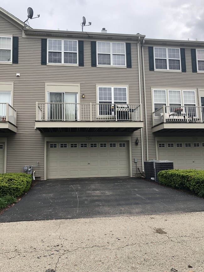 Building Photo - 754 Thornbury Ct