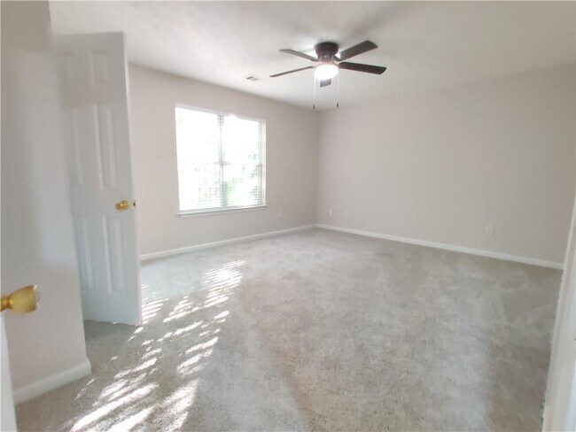 Building Photo - 2740 Waverly Hills Dr