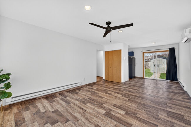 Building Photo - 1140 Ohio Ct