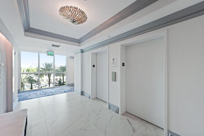 Building Photo - 500 SE Mizner Blvd