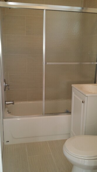 Building Photo - 231 Columbus Pl