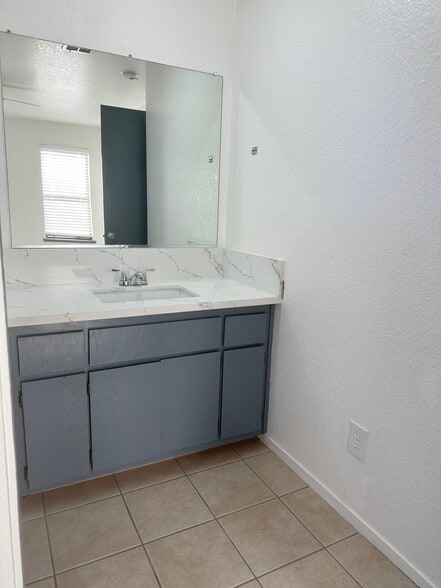 Building Photo - 3661 La Mancha Pl