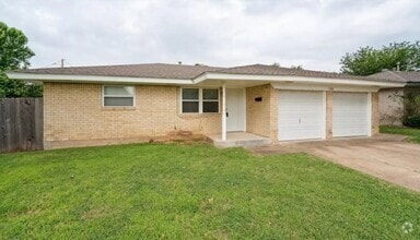 Building Photo - All Brand New! Moore Schools! No carpet! H...