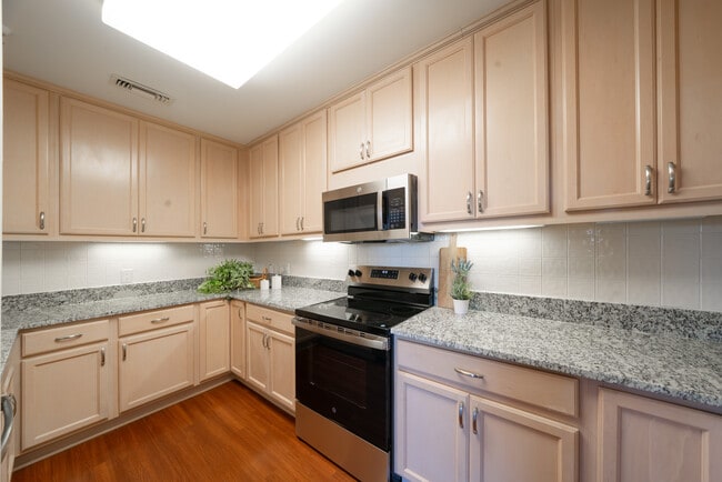 Building Photo - 1 Towers Park Ln